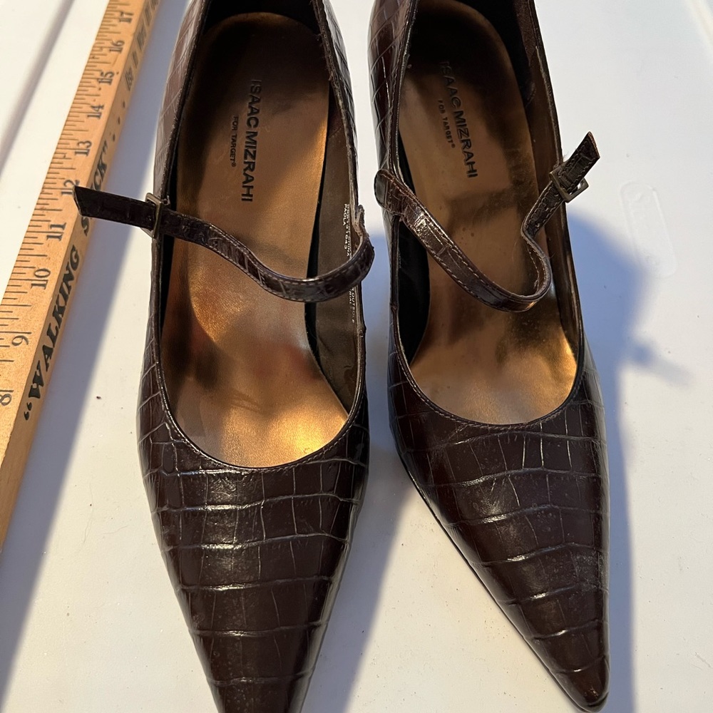 Isaac mizrahi size 8, brown heel